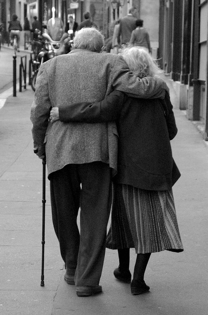elderly_couple.jpg